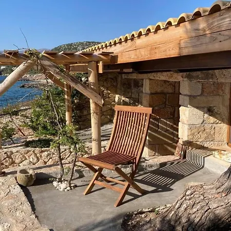 Kamaroules Sea Front Apartment